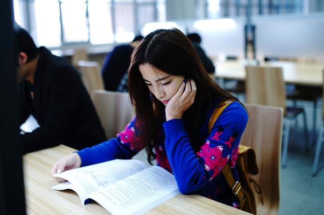 高考723分最美女学霸:步入清华让我重生,魔鬼