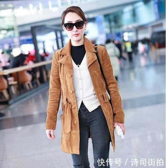 马苏这裤子也太紧了吧!既显胯宽又显腿短,1米