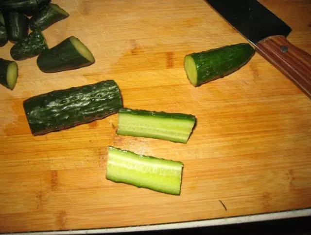 炎炎夏日，这样腌黄瓜，给肉都不换!!!