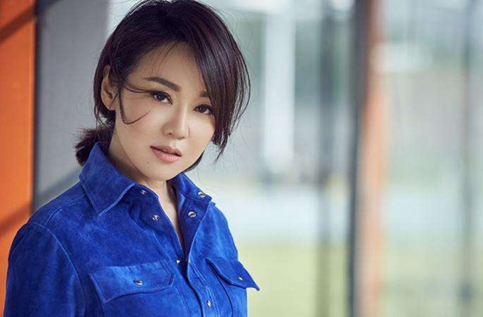 娱乐圈女神在电影中的村姑形象,反差太大,你能认出几个?