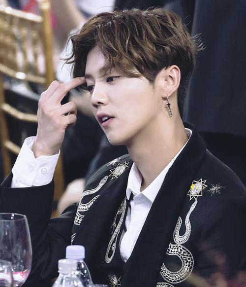 刘亦菲与好友可爱合影,迪丽热巴鹿晗也有可爱