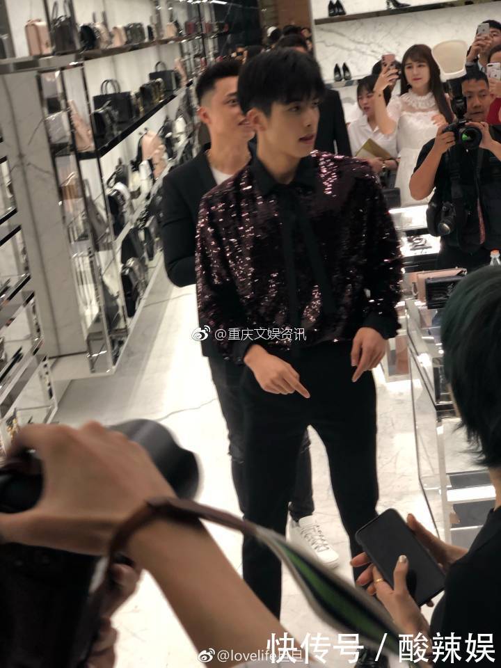 媒体吐槽宋威龙经纪公司专访不让拍照 粉丝:他