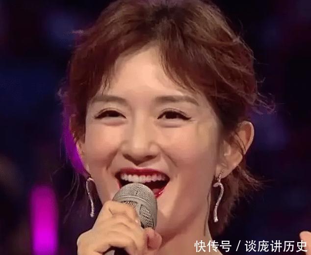 赵丽颖曾补刀谢娜口红沾牙齿上了, 如今湖南卫