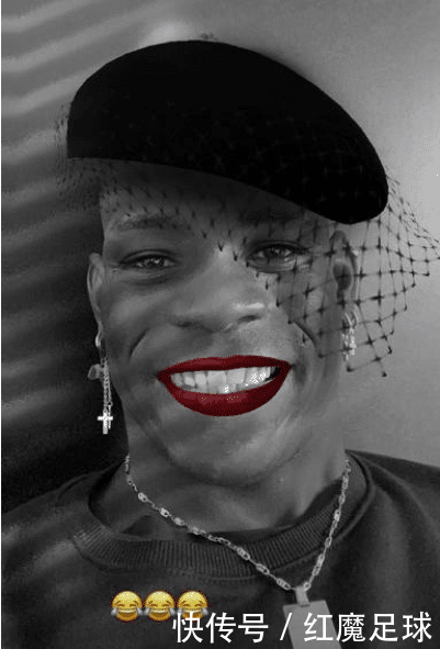 球星欢乐多?巴洛特利扮演女装大佬!C罗卖萌抢