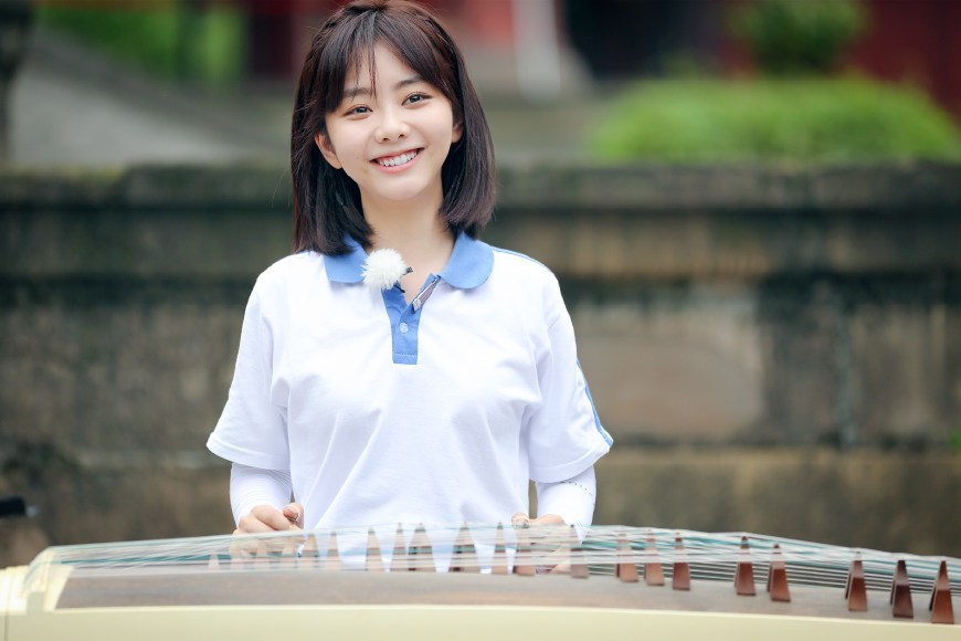 两人都曾给杨颖当过配角,一人曾合作鹿晗,她则