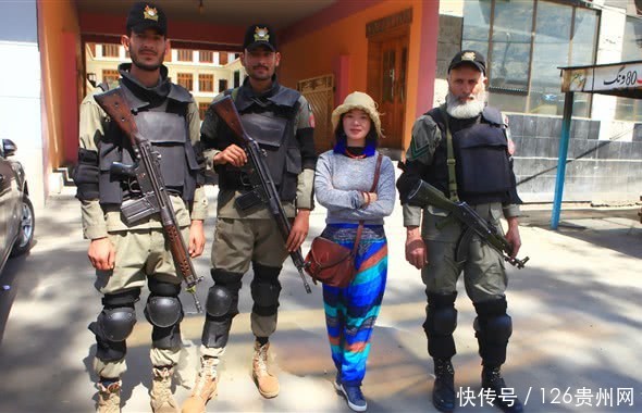 中国游客去巴基斯坦受特殊待遇，安检时的韩国朋友很羡慕