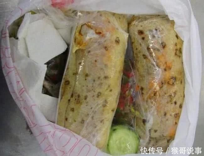 外卖小哥总往一个地方送餐,察觉到不对劲后,终于被警察发现!