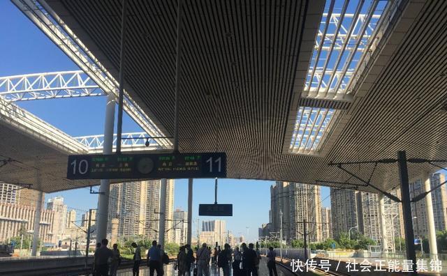 一旦列入铁路征信系统黑名单,5年内不允许购