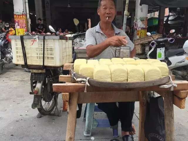 农村集市上的凄凉, 农民见了是没钱买, 城里人见了一脸嫌弃