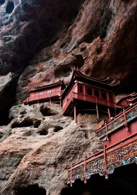 福建悬空寺，距今已有800多年，名气不大游客不多！