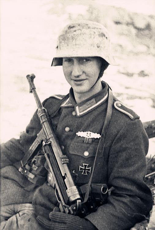 MP40冲锋枪:二战德军的象征,划时代的武器!