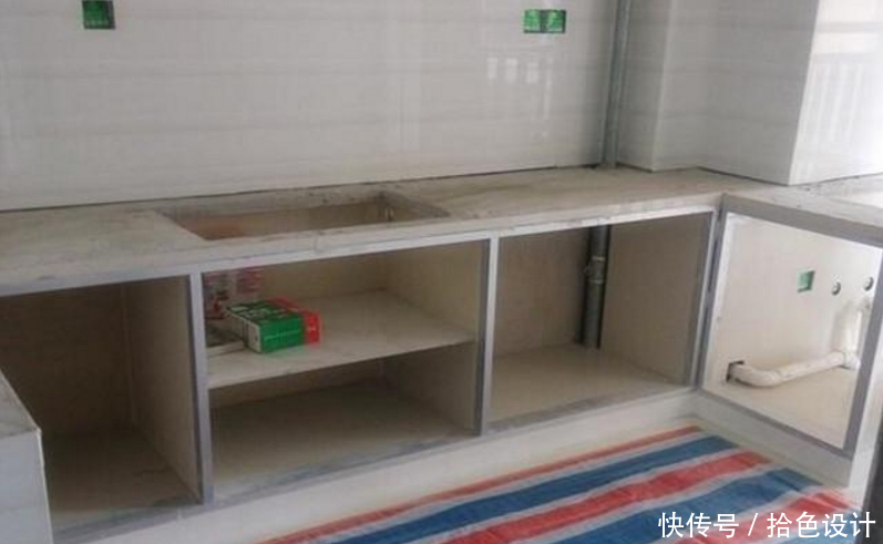 花1200块一米定制橱柜,安装时却出现两种材料,业主气坏了 第1张 花1200块一米定制橱柜,安装时却出现两种材料,业主气坏了-家居窝