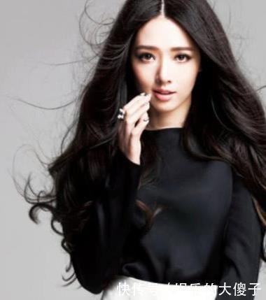 本以为郭碧婷只适合黑长直,看到她早年短发照