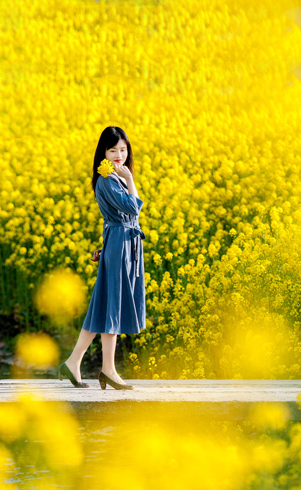 痴迷尘世伊人丽,浅笑浮生梦依稀