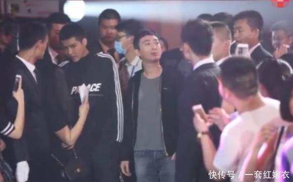 王思聪街头发火,吴亦凡吓得低头不语,谁敢说个