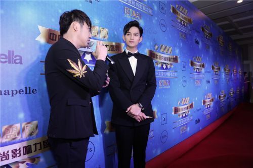 马可荣膺超人气偶像大奖 谦逊感恩粉丝支持