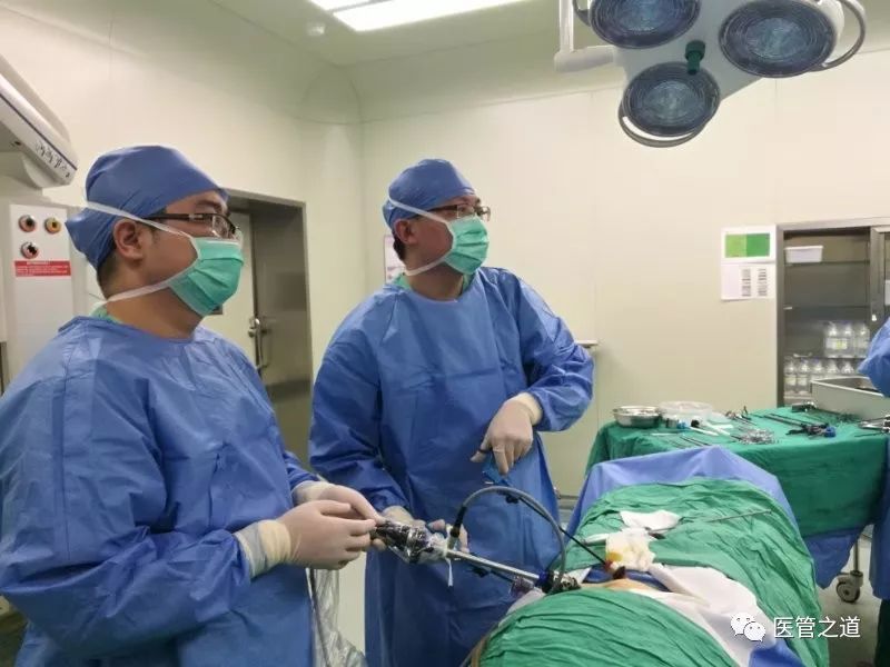 除夕 白衣天使为健康\"守岁\"