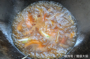 逢年过节百吃不厌的一道菜“红烧茄子”其实做法很简单!