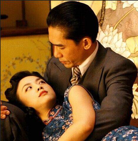 汤唯带女儿回国探望老师,又老又憔悴瘦成大妈