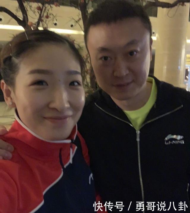 奥运冠军马琳被除名,如今自费指导刘诗雯比赛,两任妻子身材傲人 最新爆料