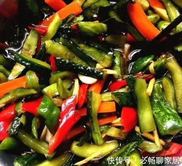 腌黄瓜又脆又绿怎样腌黄瓜 t01fc1fcf3a14b1c964.jpg