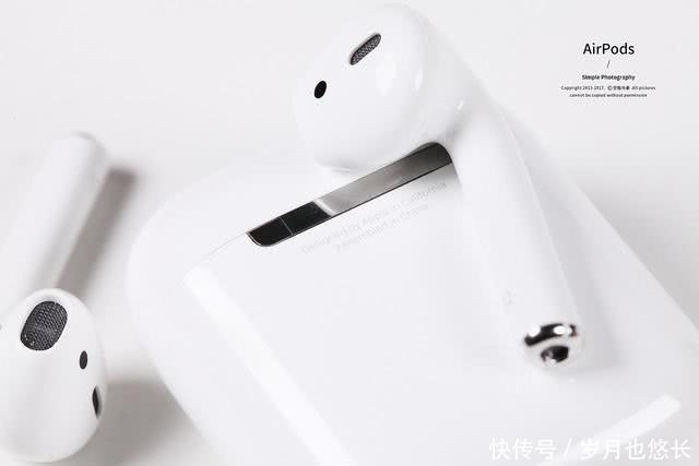 苹果几代开始没有耳机孔 t01fdb27e339f9a7c86.jpg