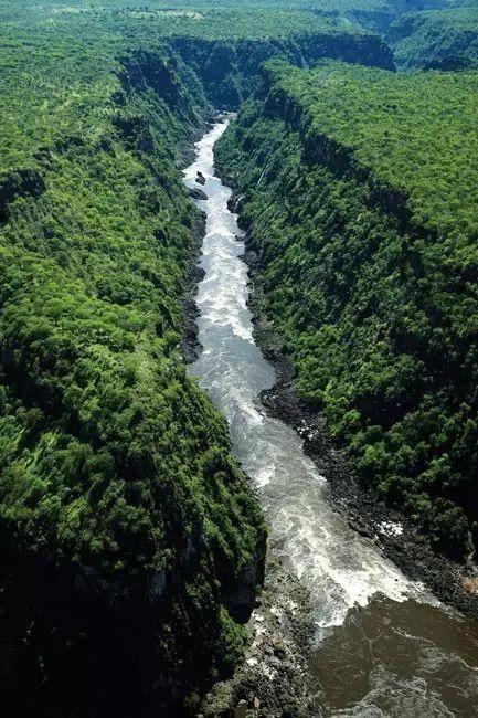 江一燕流连忘返的圣地,探险家的乐园,这个国度终于落地签啦!