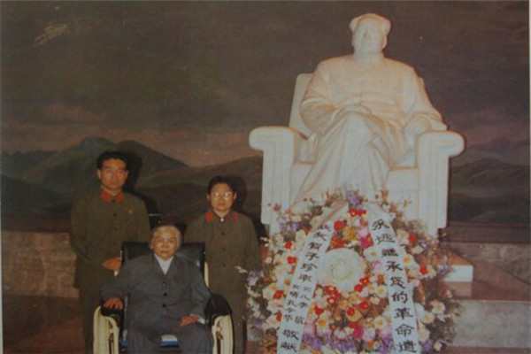 她是毛主席最难忘怀的女人,长征期间为主席流产三次,后来再也没