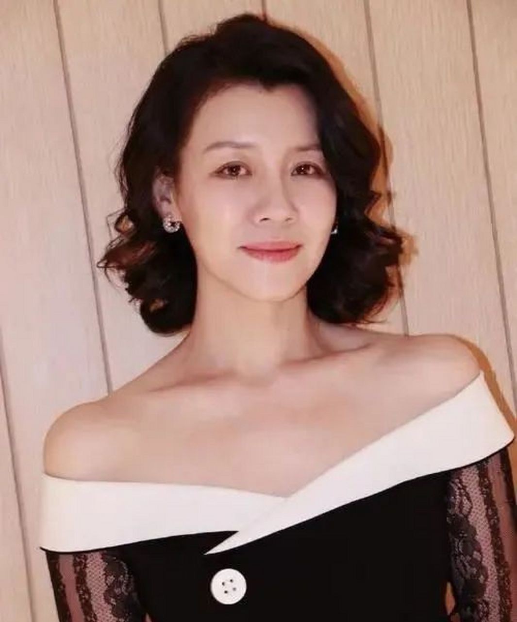 王茜华 