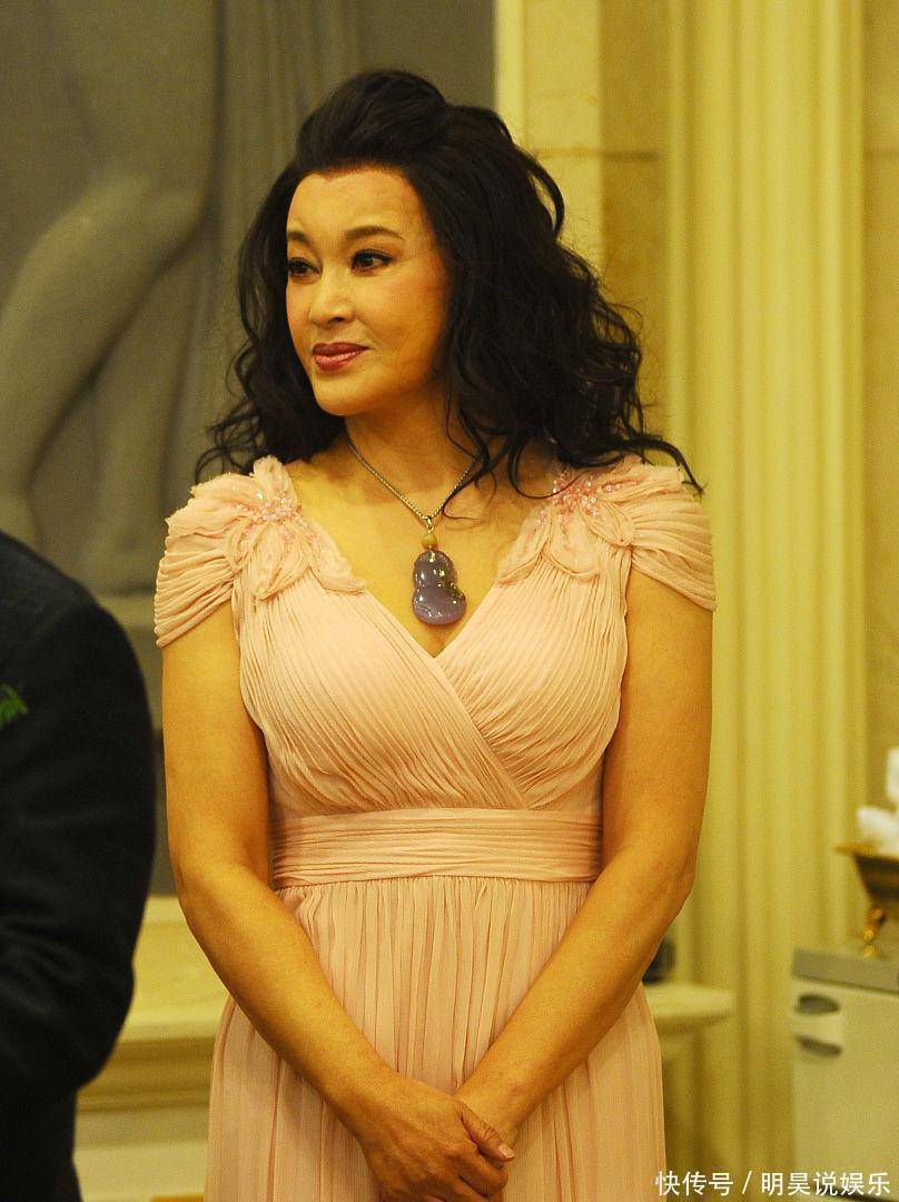 从农场知青到影坛巨星：刘晓庆50年逆袭史藏着多少时代密码？