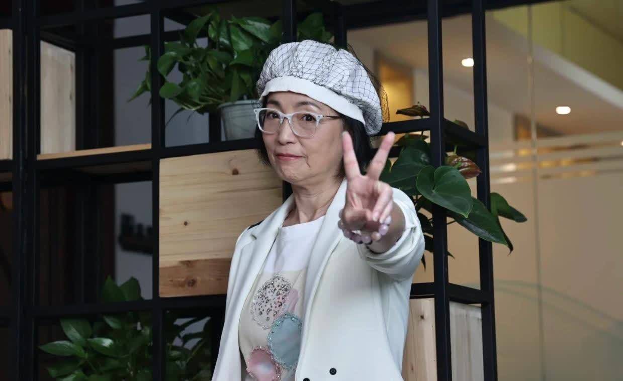 “石榴姐”苑瓊丹談演員直播帶貨：沒戲拍要生活，干這行不丟臉