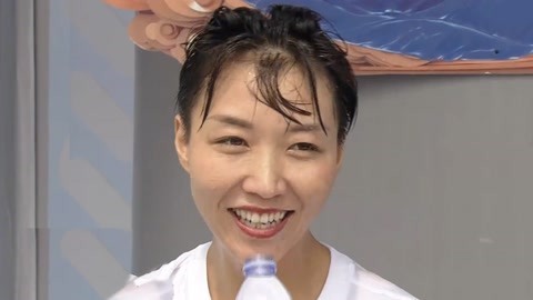 男生女生向前冲 第十四季 宝妈闯关旗开得胜 女生现场送白羽鲜花