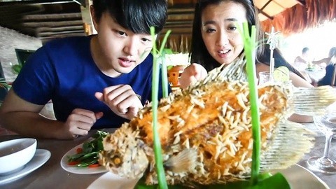 XFun吃货俱乐部2014 象耳鱼立着吃 吃货爱上鸵鸟肉