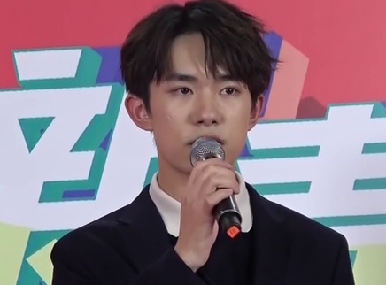 娱乐急先锋 众星亮相纪念五四运动晚会