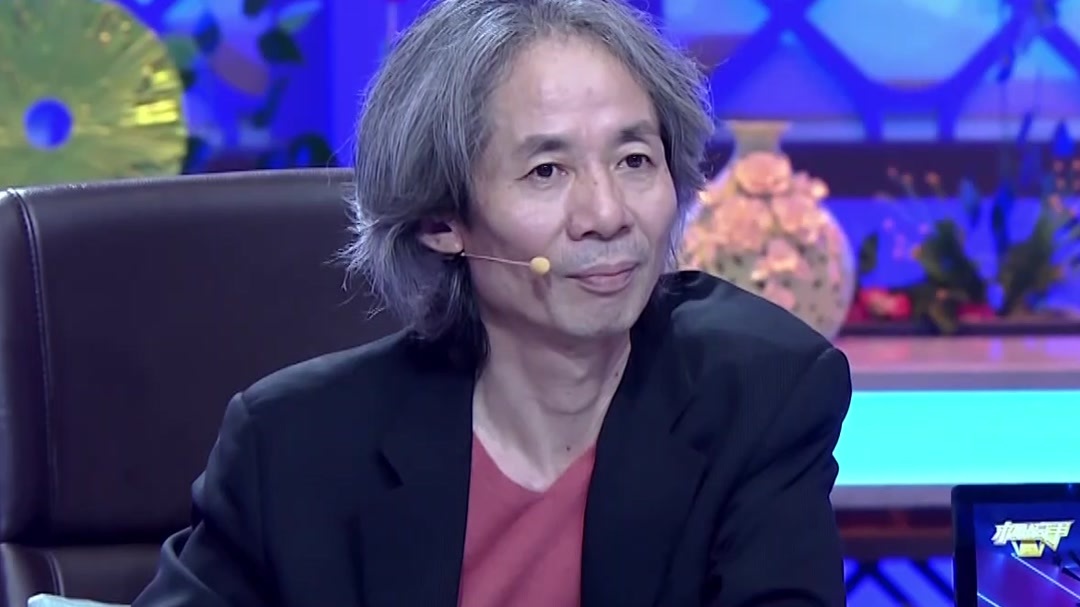 “三里屯一姐”展示作品后反差大 双硕士遭“高分低能”质疑