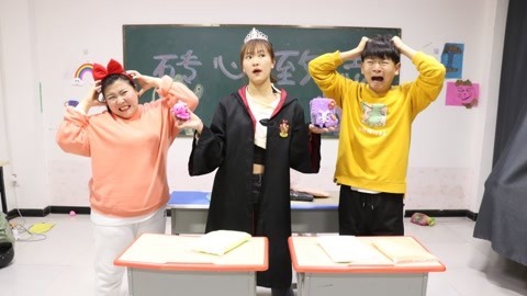 美女家务事 假如生气会扣粘土，同学们合伙套路小晴结果被反套路，这下亏大了