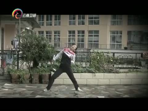 让我帮助你 《让我帮助你》 20151208 当广场舞遇到双节棍