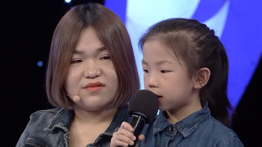 幸福来敲门【天津卫视】 女孩梦想挣钱为残疾父母治疗 脑瘫女孩取得高学位