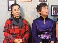 选择2019 父亲动手打母亲，离异后与孩子逐渐变生疏