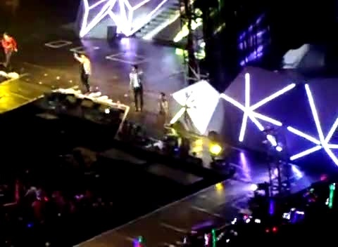 2PM Hands Up 南京演唱会 饭拍版 12/02/25-2PM