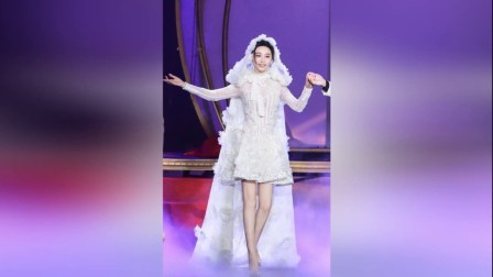 嘻嘻娱乐 2017 11月 范冰冰演绎火红与纯白 美到让人无法直视 171123