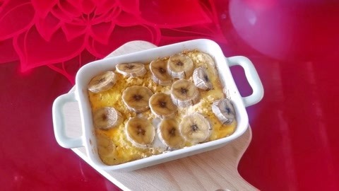 梁小轩和轩妈试吃各种美食 香蕉牛奶燕麦碗