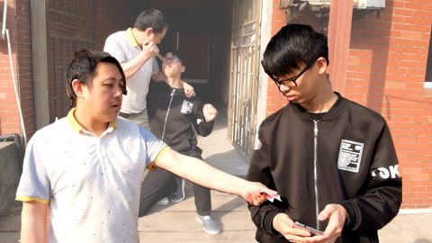 唱罢吹灯 二货劫匪打劫反蚀米倒贴钱