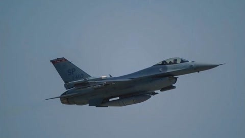 环球火力点 美国驻欧空军F16坠毁