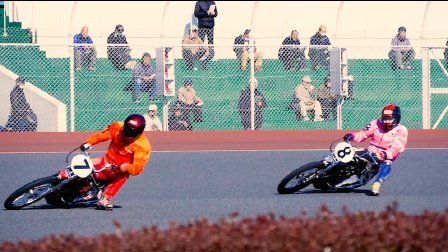 速度与激情的世界 摩托车赛场的职人 61岁现役赛车手专访 08