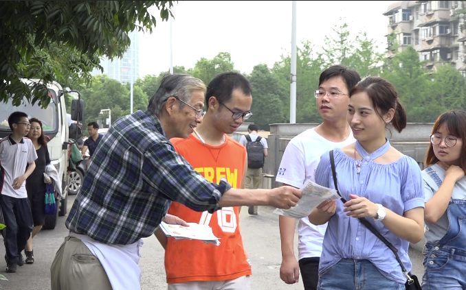 我住在这里的理由 第一季 江城武汉的“奇怪”咖喱爷爷