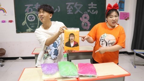 美女家务事 同学们玩捉迷藏，小晴用“障眼法”把自己变成粘土，会被发现吗？