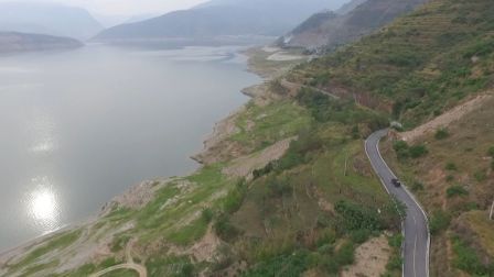 游钓中国 第三季 第14集 翻越群山终抵汉源湖 变换水层搜寻特色鱼种