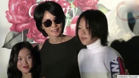 娱闻第一速递 2017 9月 王菲李亚鹏窦靖童李嫣罕见同框 一起尬舞放飞自我 170924