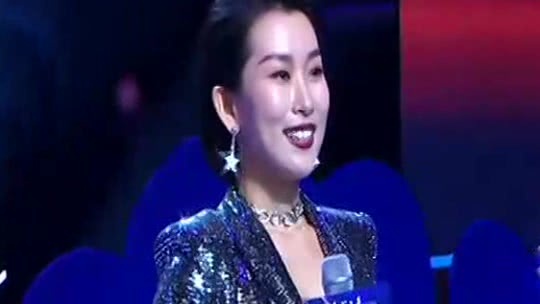 中国情歌汇 主持人与铁肺小歌后现场比拼 搞笑展示肺活量